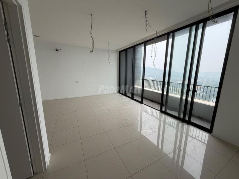 Corner lot with lakeview condominium in dreamcity the mines - Image 1
