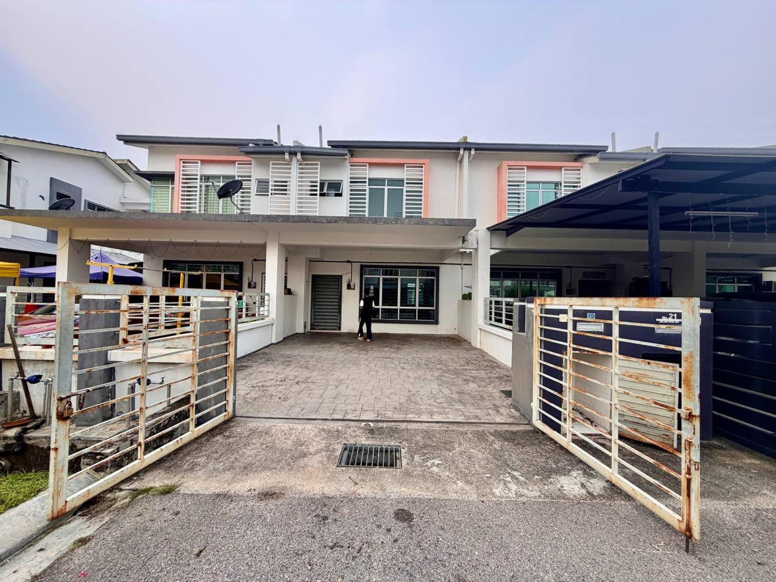 Double Storey House Pines Hillpark Puncak Alam - Image 1