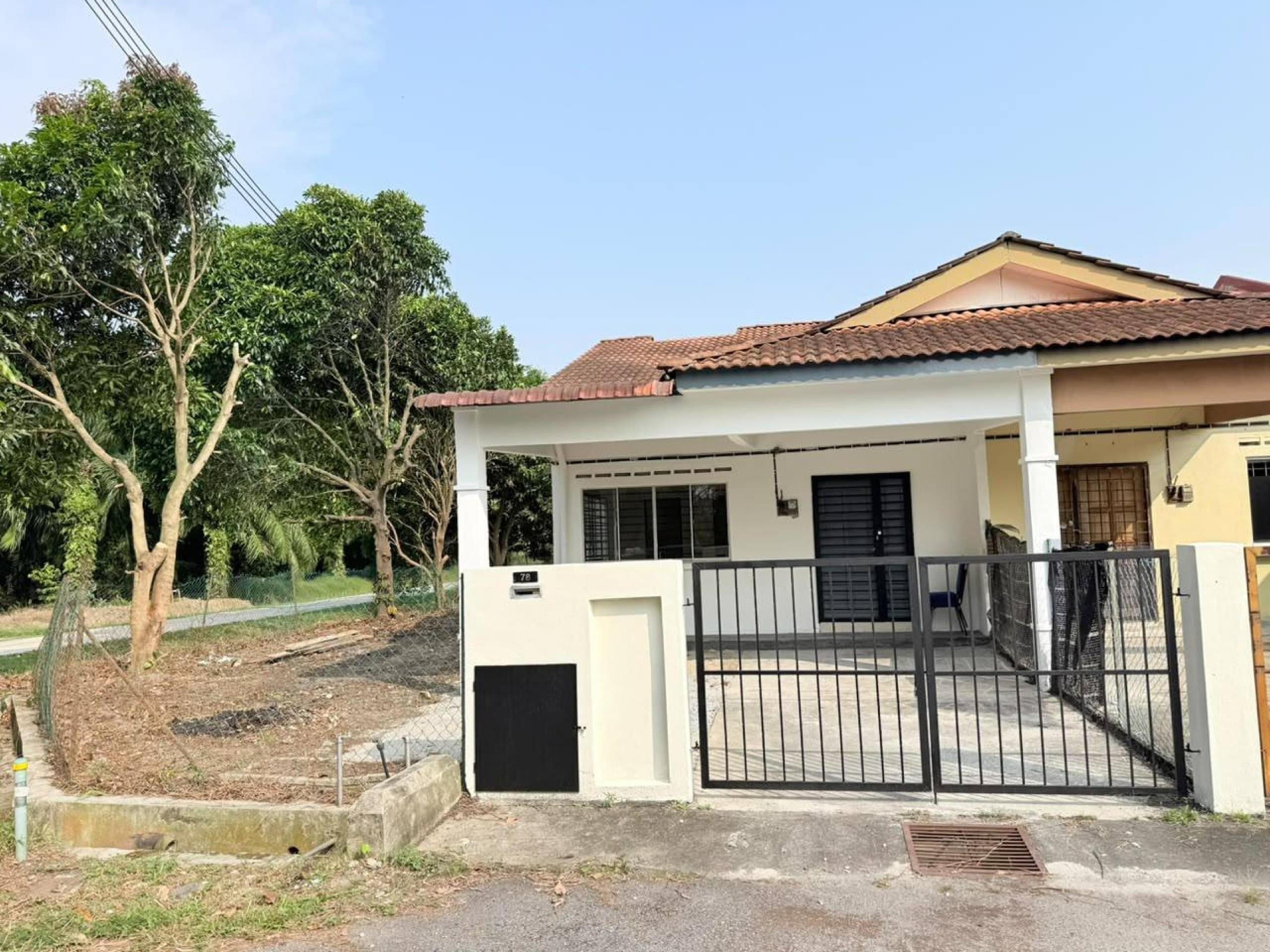 Corner lot Single Storey Taman Langat Utama, Sepang
