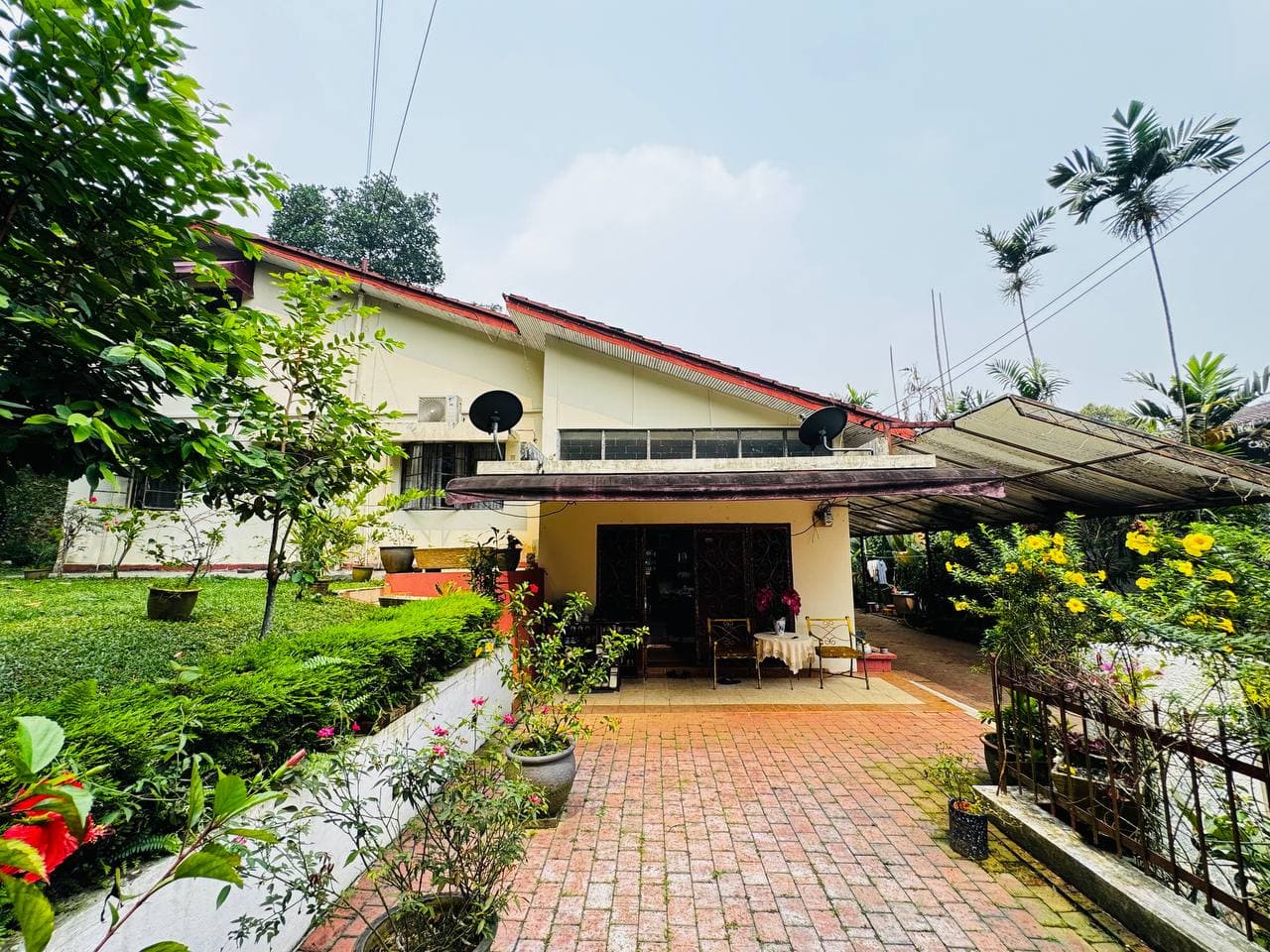 2.5 Storey Bungalow Seksyen 16 Petaling Jaya Nearby Pusat Bandar Damansara - Image 1