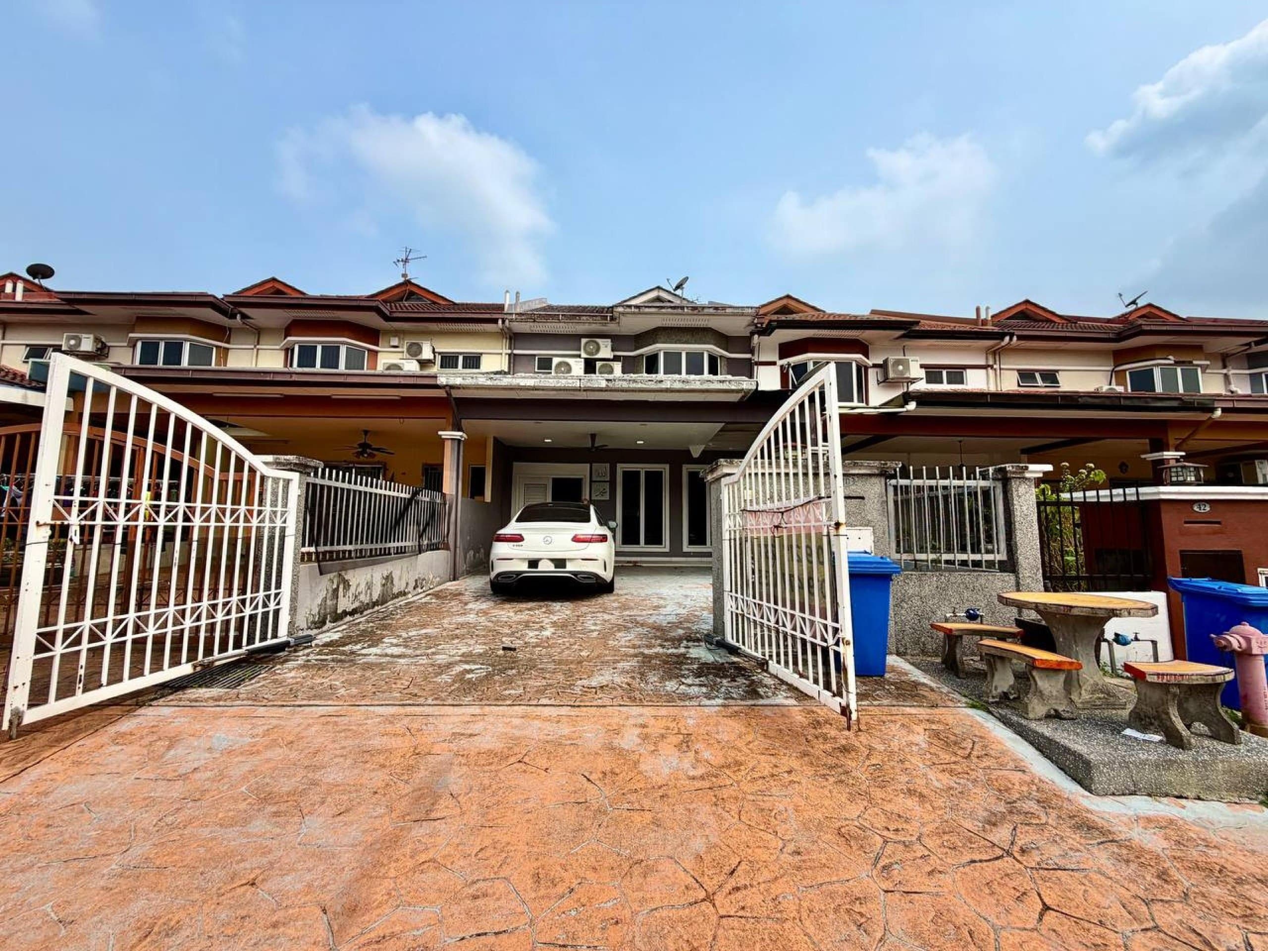 22 x 75 FULLY EXTEND BELAKANG Double Storey House Jalan Kristal Seksyen 7 Shah