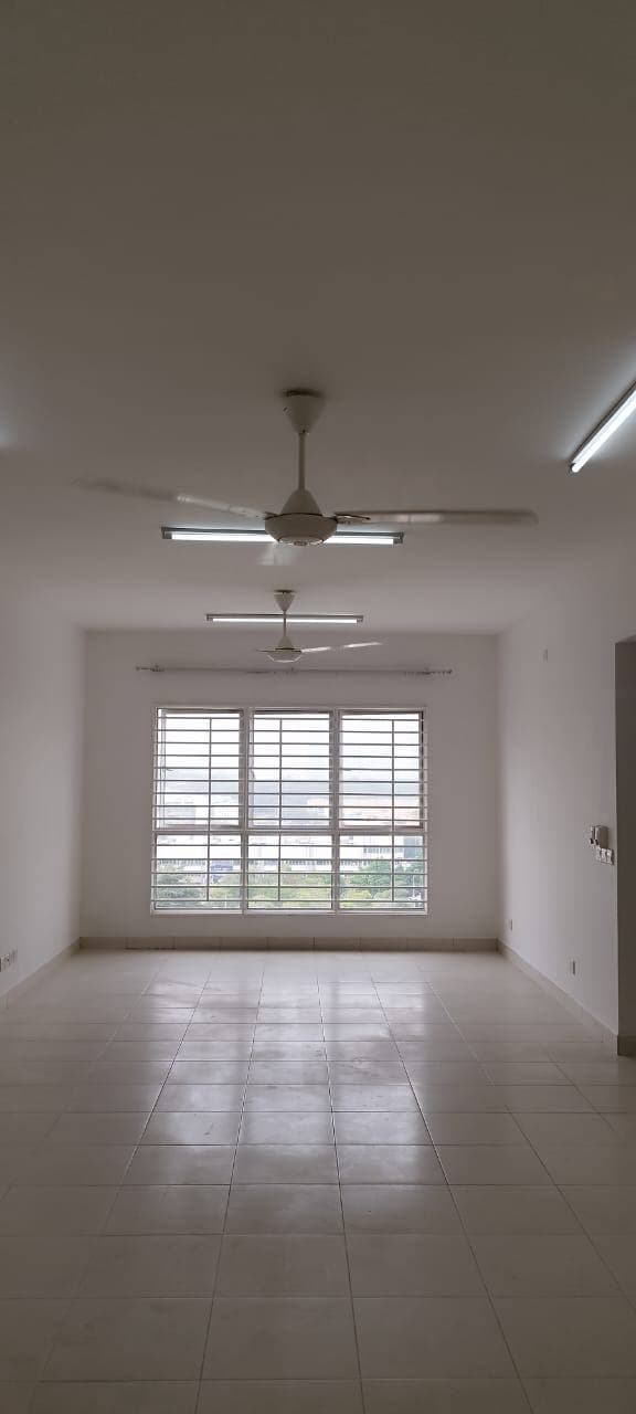 Corner Unit Top Floor Apartment Freehold di Setia Alam