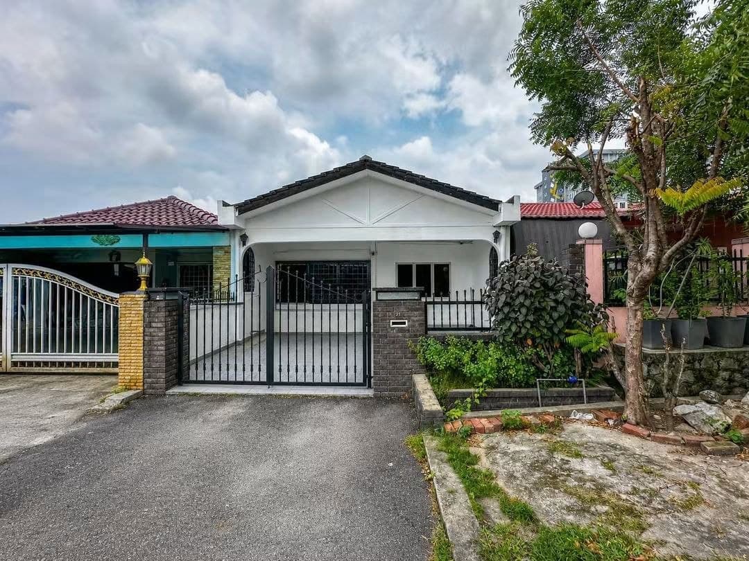 1-Storey Terrace SS5A Kelana Jaya - Image 1