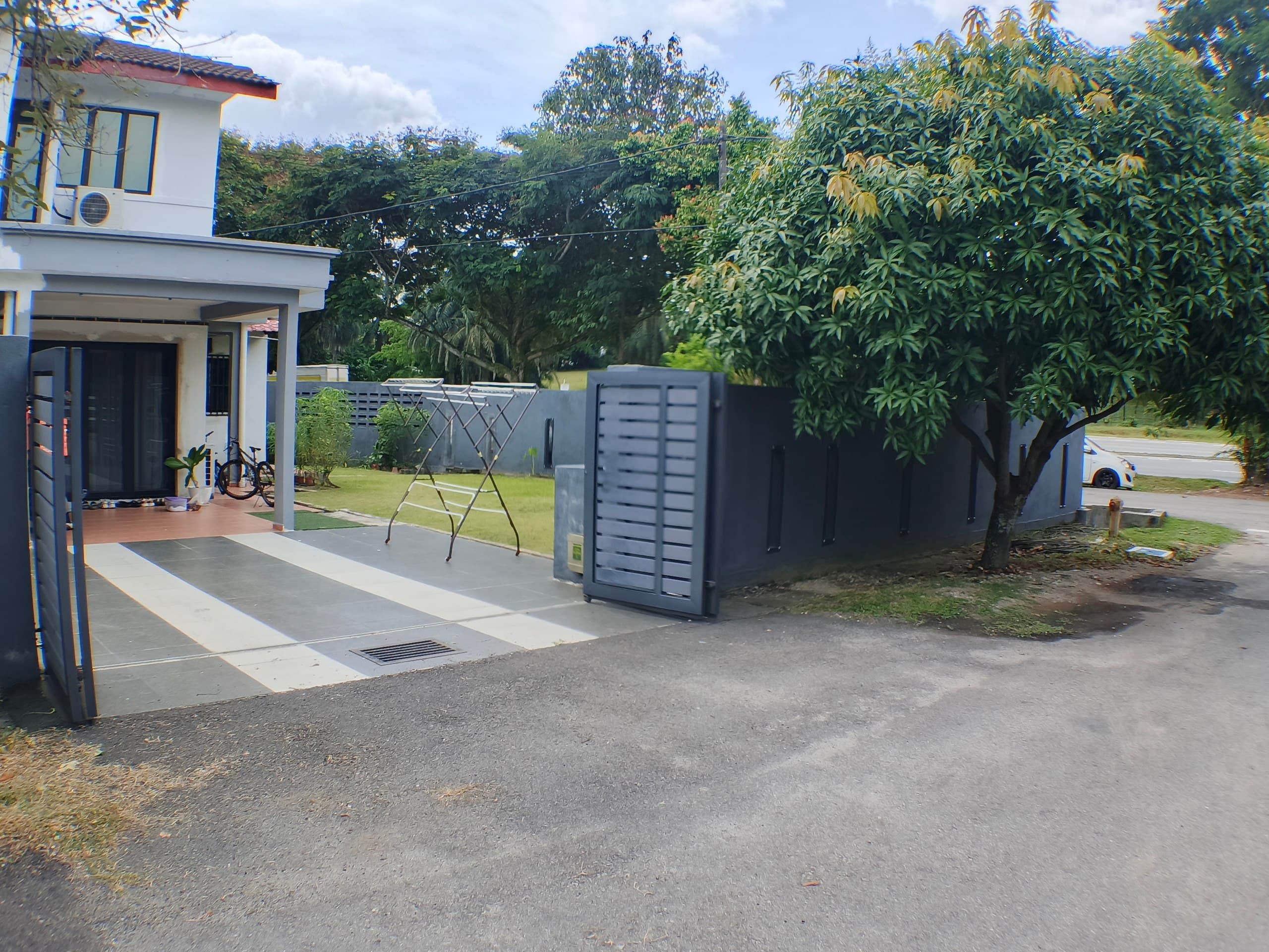 Corner Lot 2 Storey Terrace Renovated Extended in PU8 Puchong Utama Below MV