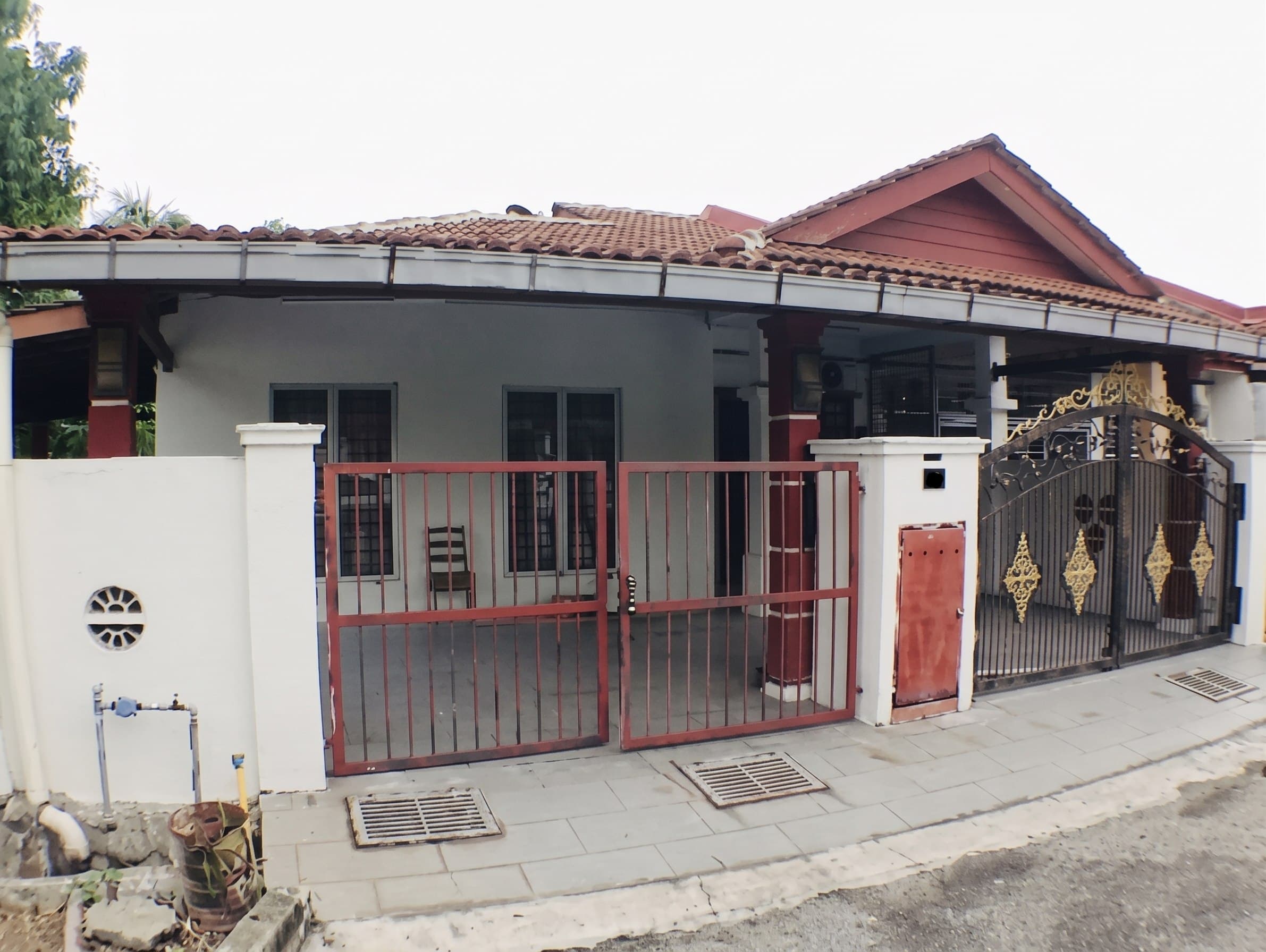 End Lot 1 Storey Terrace Renovated Extended with Spacious Land in Bandar