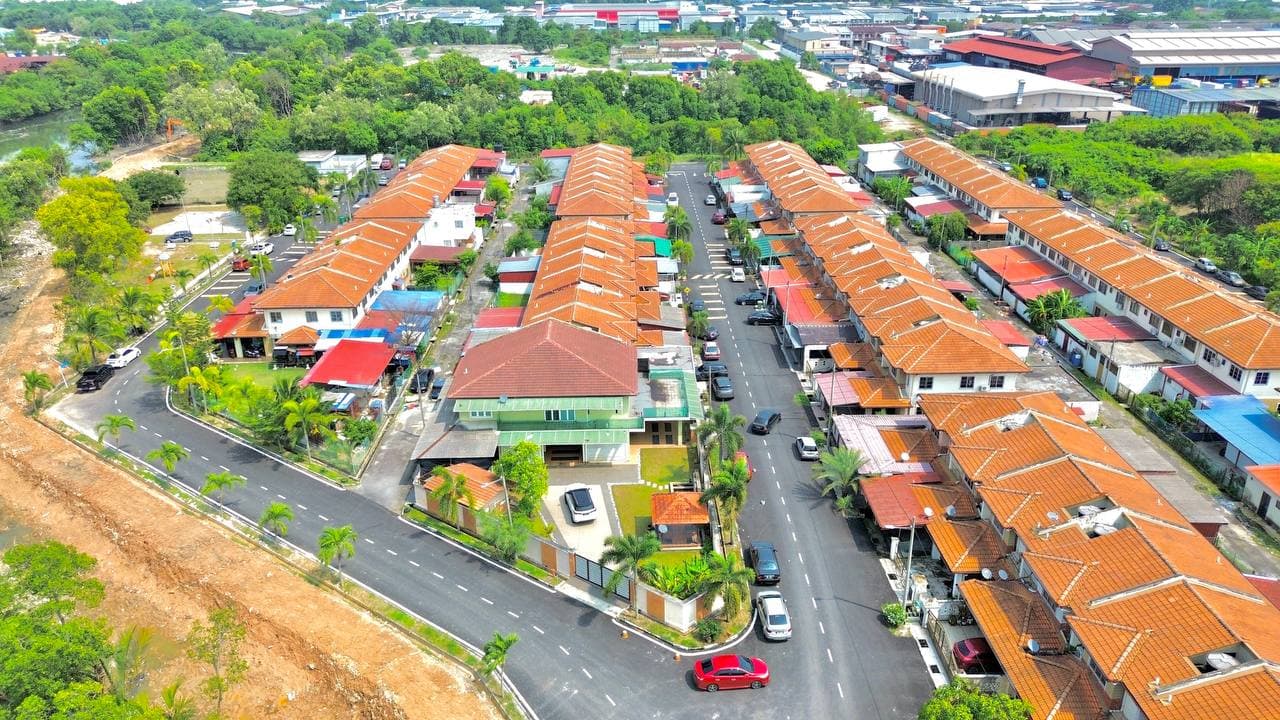 Double Storey Terrace Corner Taman Selat Damai Pandamaran Klang