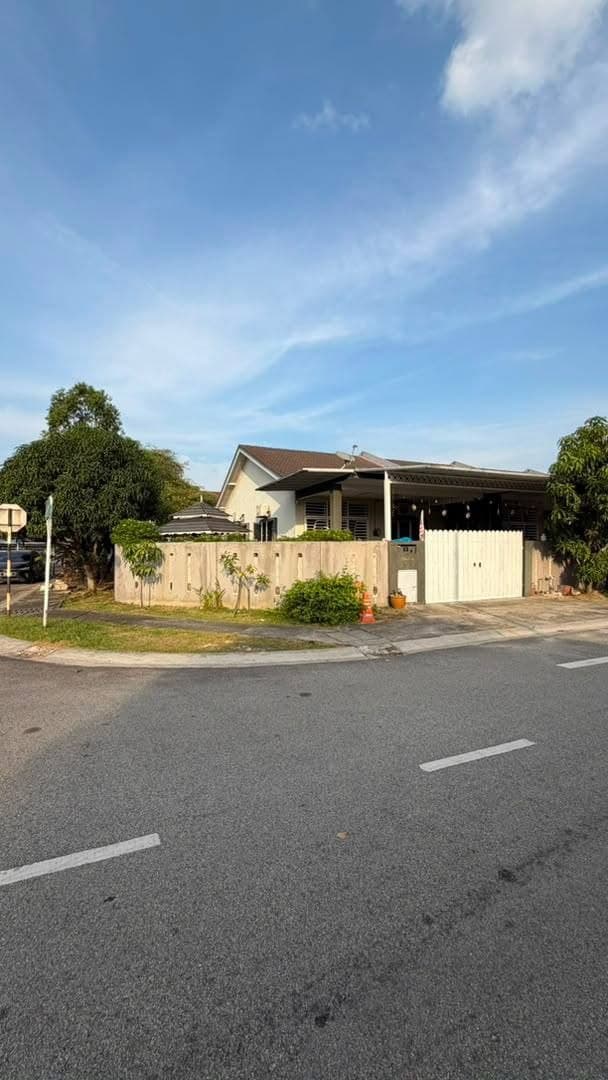 Corner Lot Single Storey House Seksyen 32 Bukit Naga Shah Alam