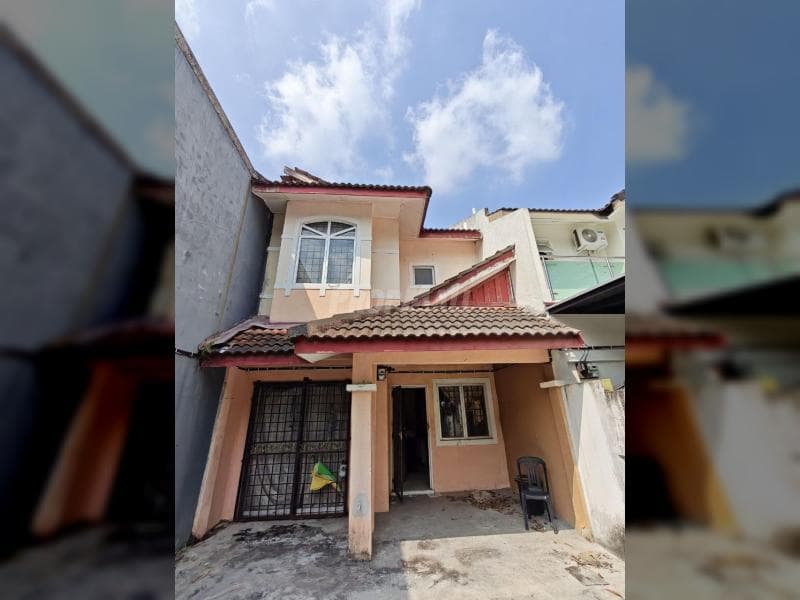 Facing Open Double Storey, Lorong Az-Zaharah Seksyen 10, Puncak Alam