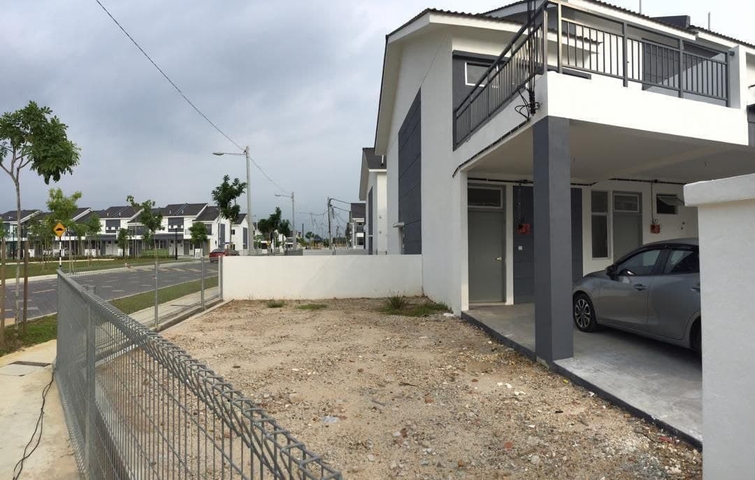 Corner House Townhouse LBS Simfoni Perdana Puncak Alam Upper Floor Unit