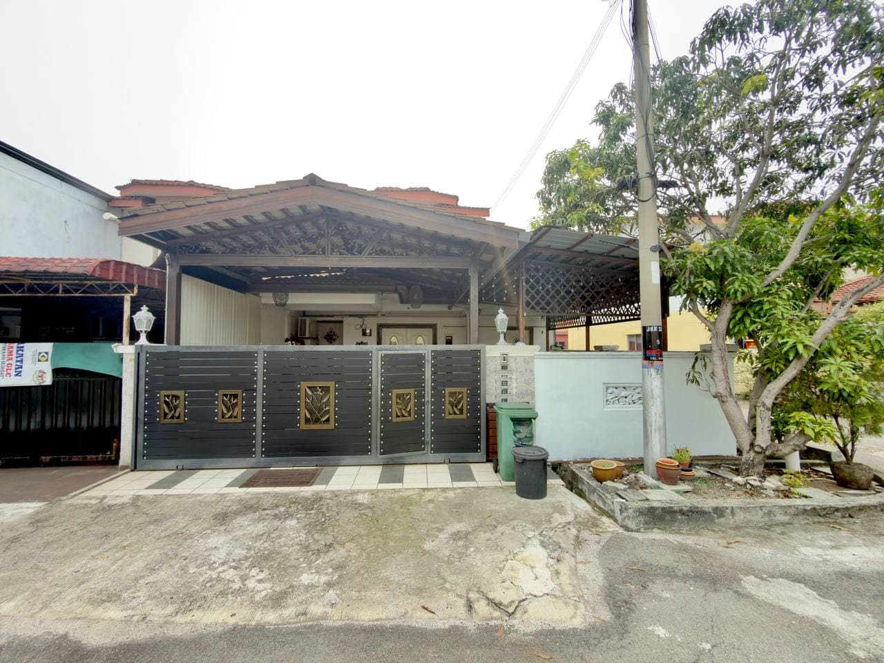 End Lot 2 Storey Terrace Taman Camellia Bandar Putera, Klang Selangor