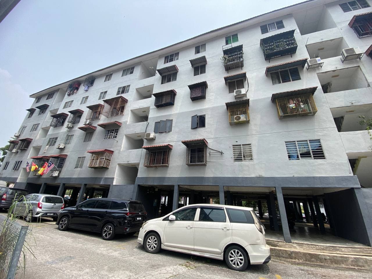 Double Storey Terrace Jalan Mawar Taman Puchong Perdana, Puchong