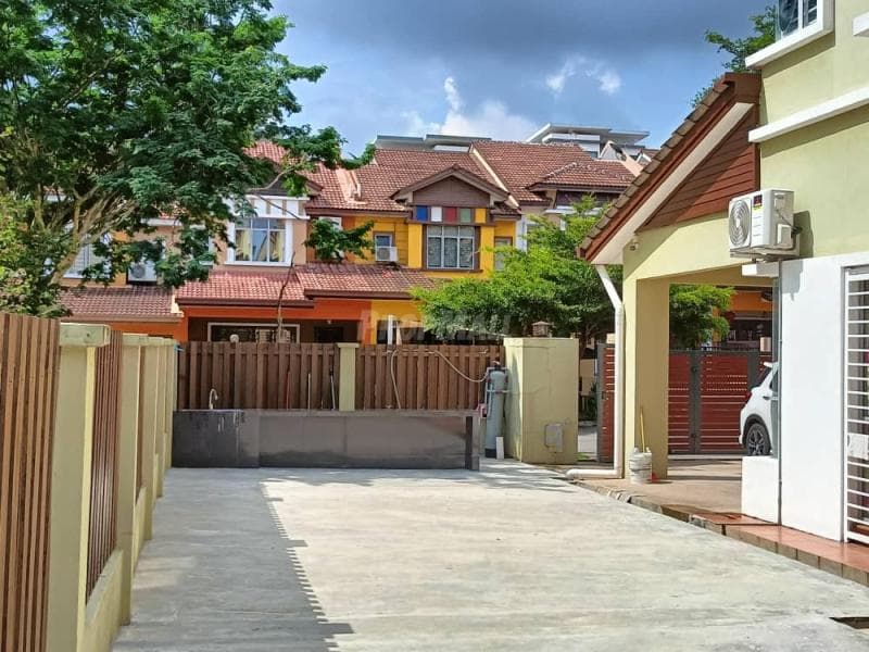 2.5 Storey Corner House, Ametis Terrace, Bukit Puchong - Image 1