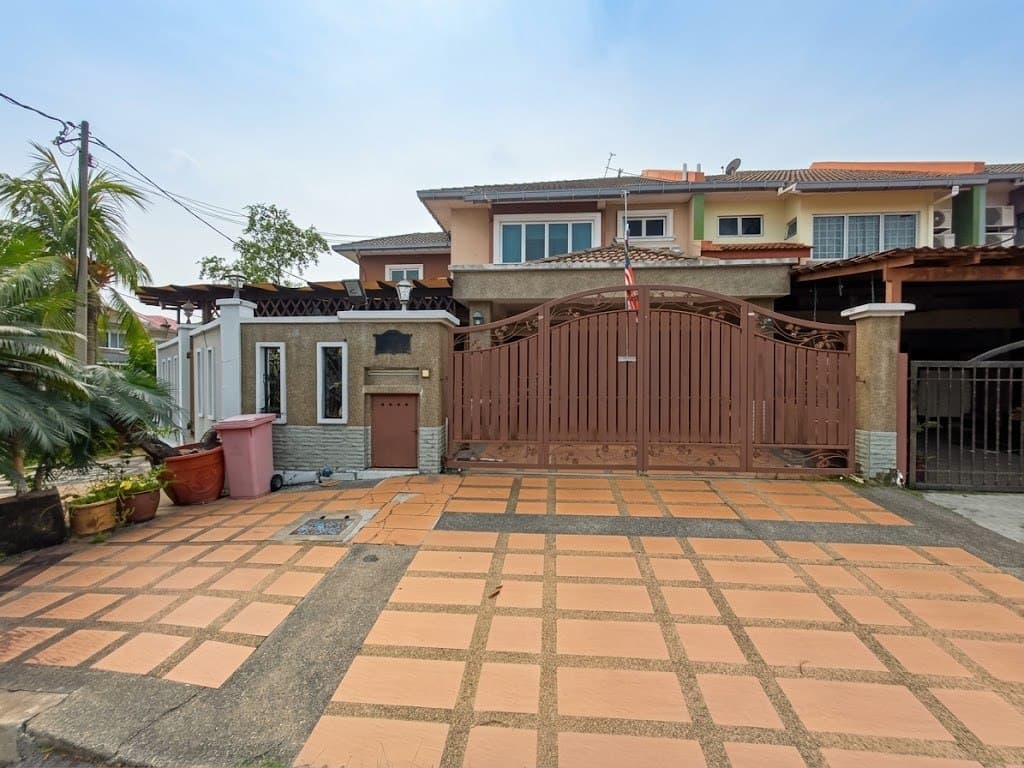 Fully Renovated Corner Lot Seksyen 5, Kota Damansara - Image 1