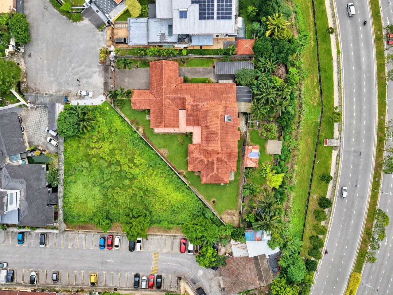 Exclusive Bungalow, Seksyen 6, Kota Damansara - Image 1