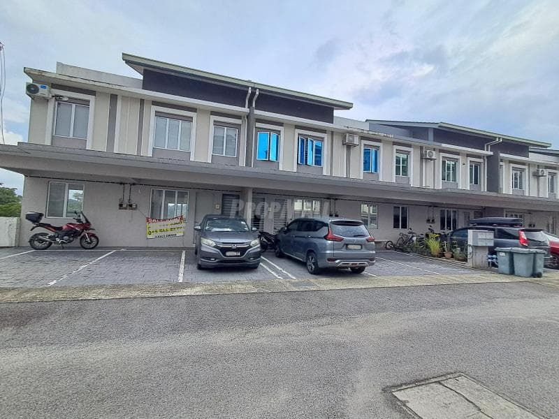 Renovated Townhouse Garden Villa Taman Tasik Semenyih Permai Semenyih Selangor - Image 1
