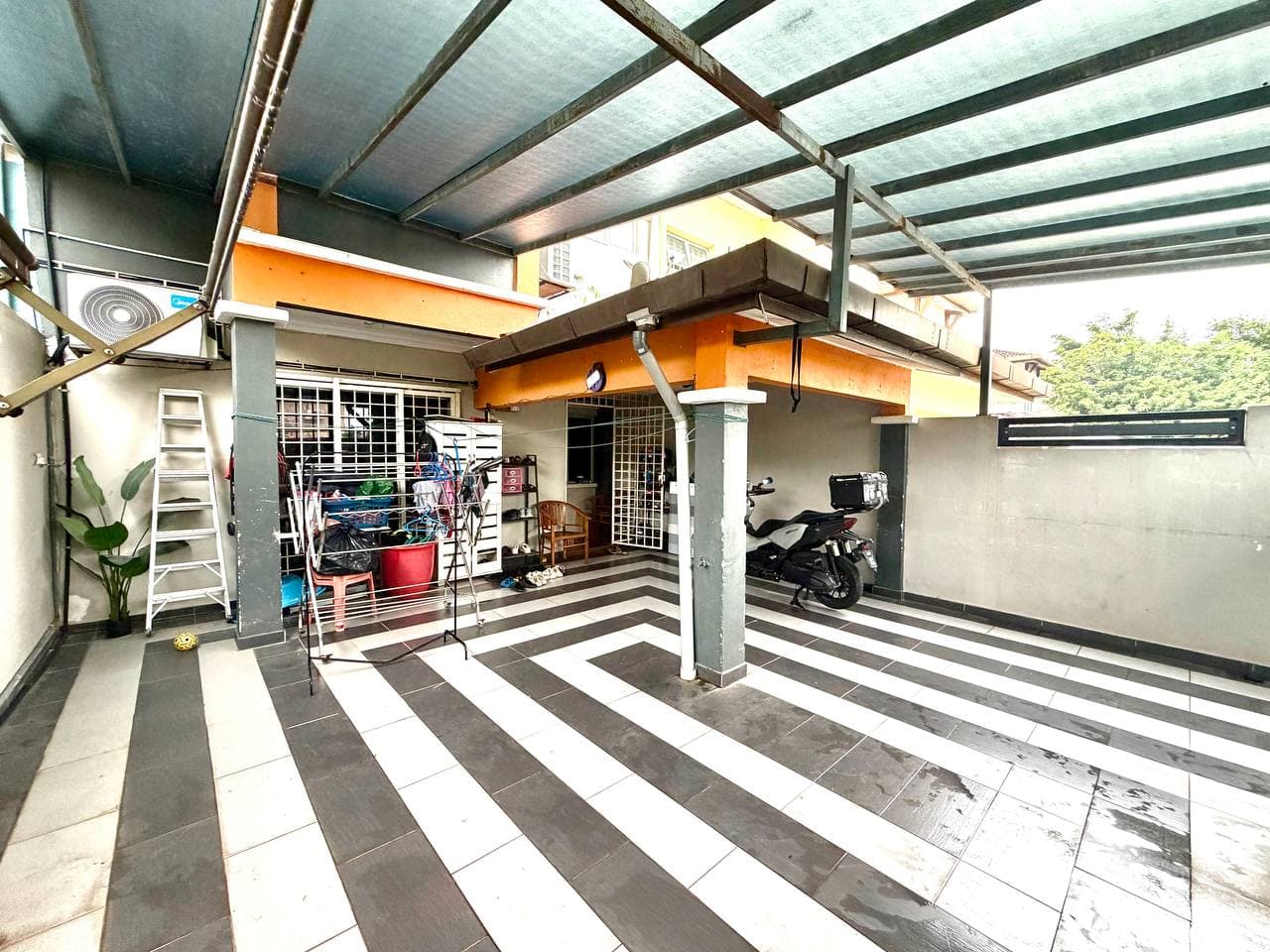 2-Storey Terrace Renovated Extended Facing Open - Image 1