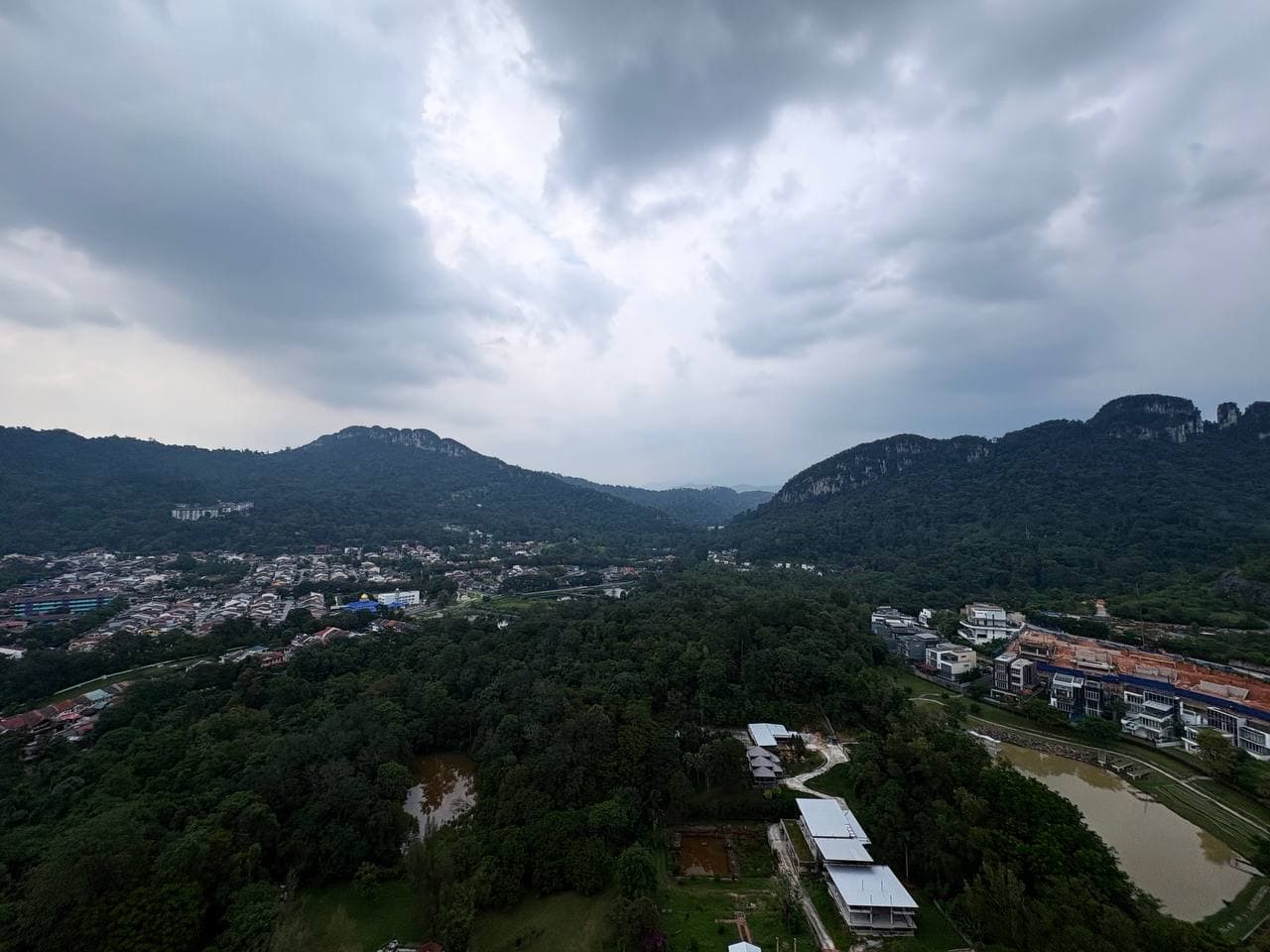 Lea By The Hills Residence Taman Melawati Kuala Lumpur - Image 1