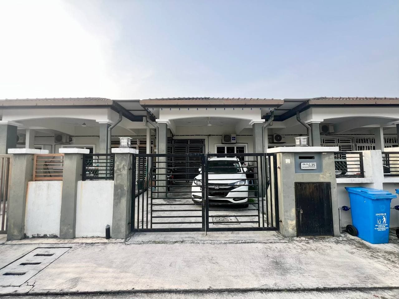 1 Storey Terrace, Jalan Tanjung Agas, Jalan Kebun, Seksyen 30 Shah Alam - Image 1