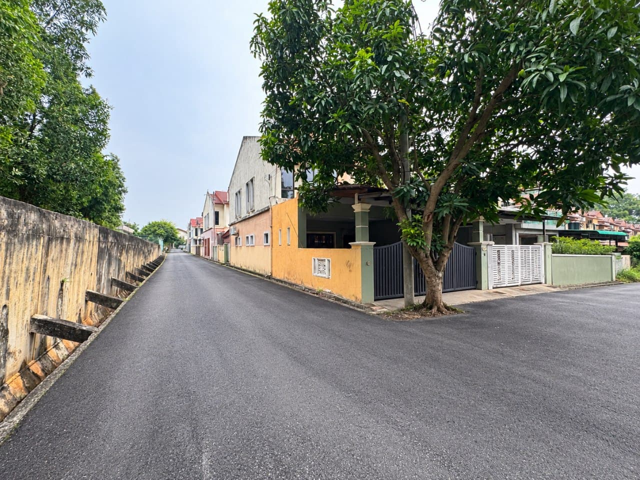 Endlot Renovated 2 Storey Terrace Taman Puteri Height Rawang - Image 1