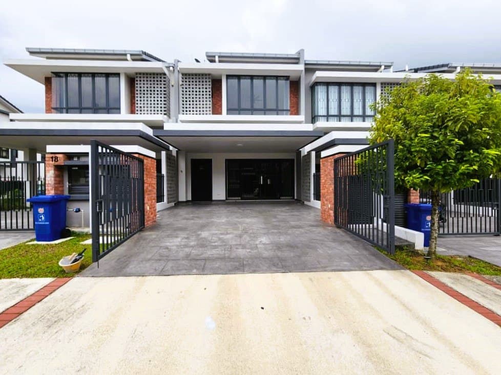 Freehold 22x75 Teres 2 Tingkat Elmina Green 5 Shah Alam - Image 1