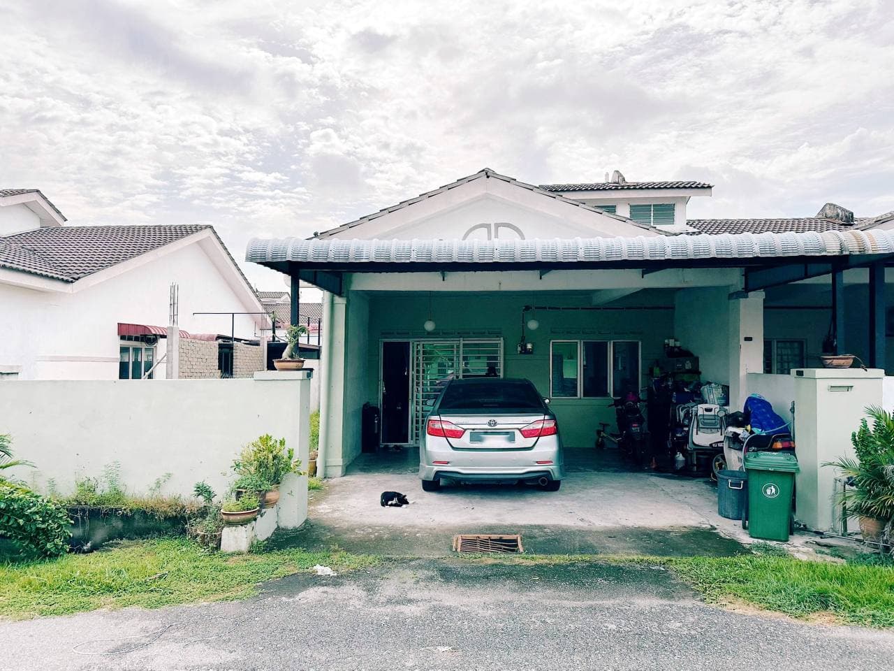 End Lot Renovated Single Storey House Taman Langat Murni Banting - Image 1