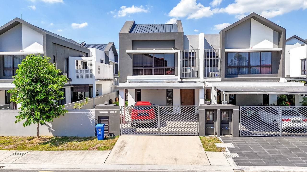 Double Storey Semi-D Cluster Casablanca 1 Alam Impian - Image 1