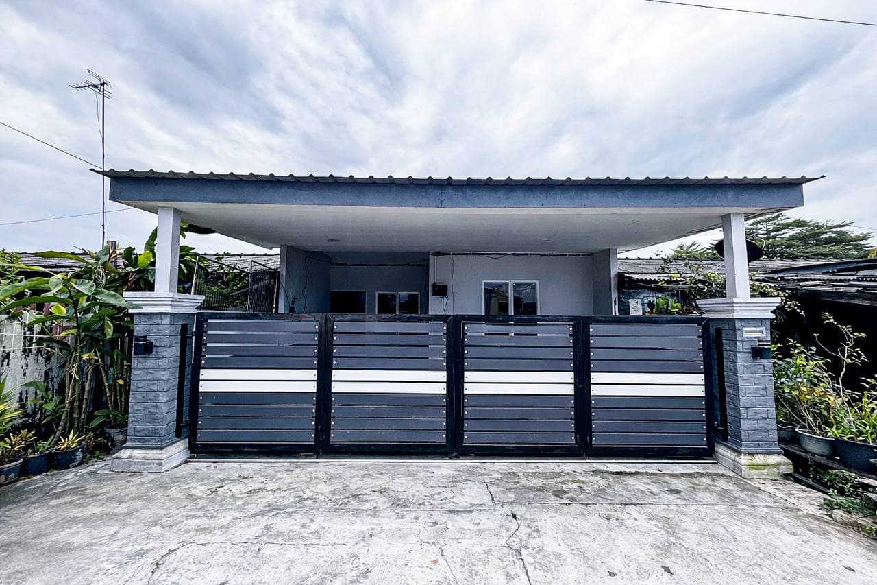 Single Storey Terrace Hamzah Alang Kapar Klang - Image 1