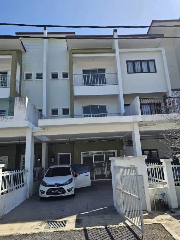 2.5 Storey Terraced House Taman Sentosa Impian Sg.Merab Putrajaya - Image 1