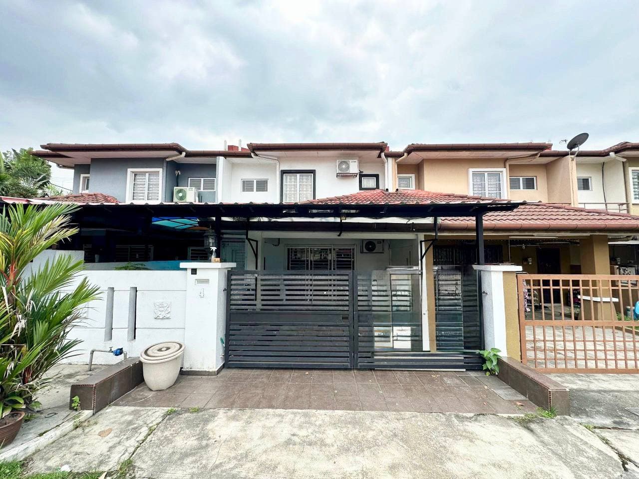 2 Storey Terrace Taman Selat Damai Pandamaran Klang - Image 1