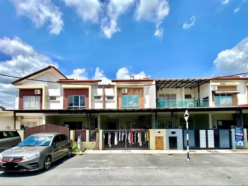 Rumah 2 Tingkat Renovated di Taman Salak Budi Sepang - Image 1