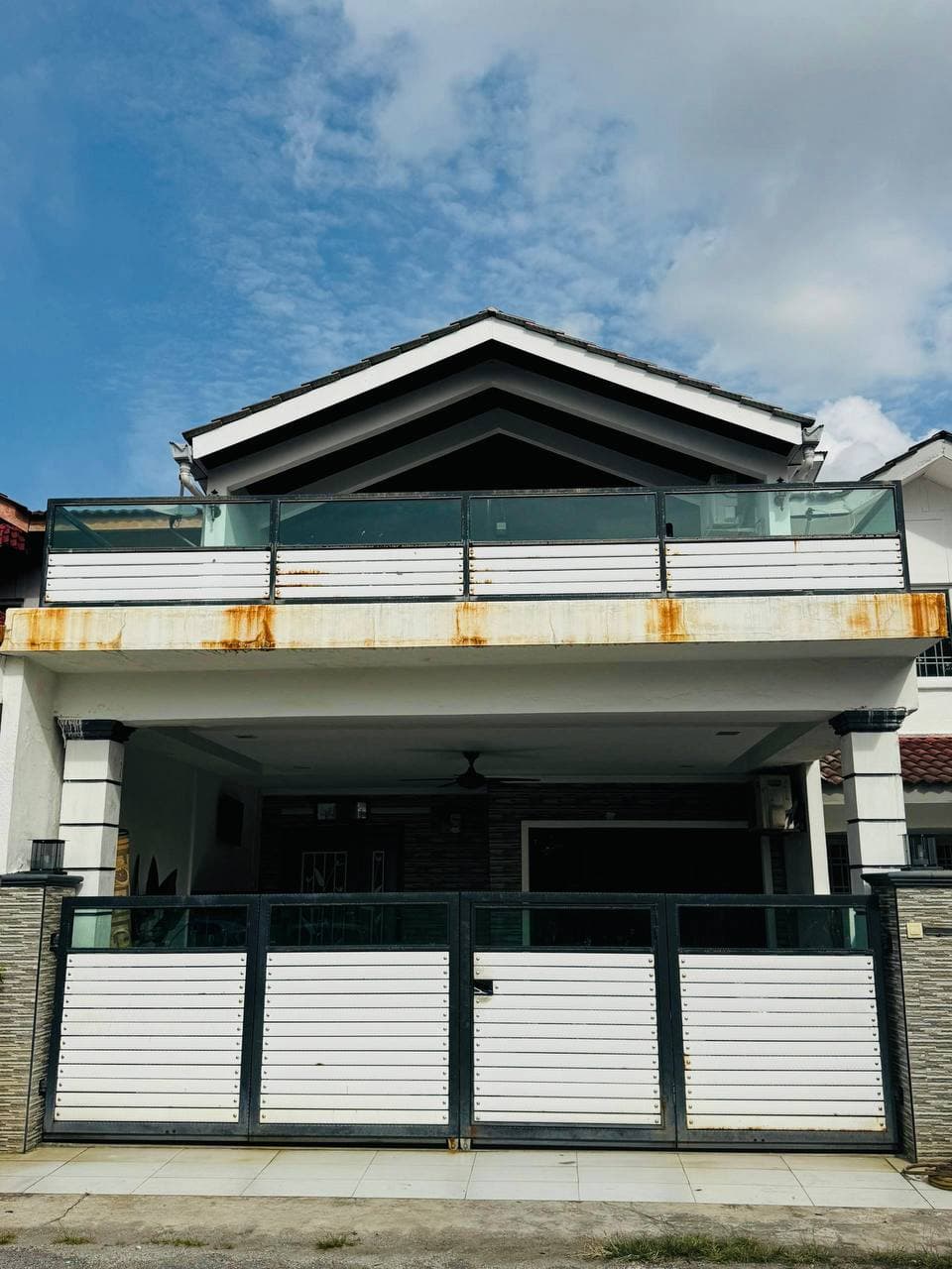 Renovated 2 Storey Terrace Taman Pendamar Indah 2, Klang - Image 1