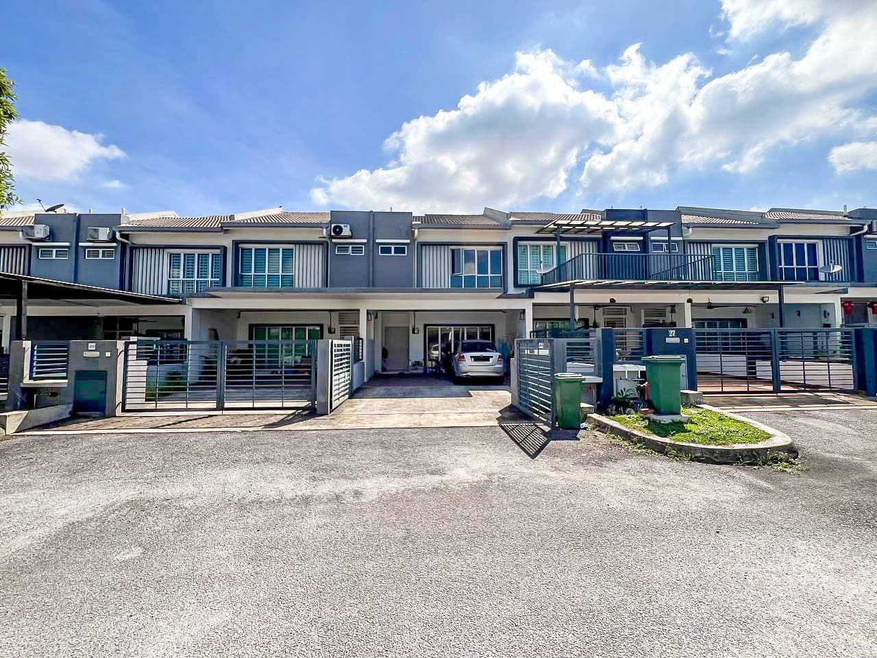 Double Storey Terrace Hillpark 3, Bandar Teknologi Kajang - Image 1