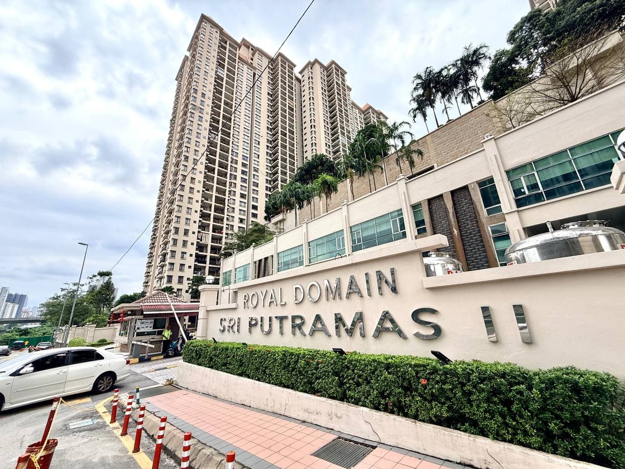 Royal Domain Sri Putramas II, Jalan Kuching, Kuala Lumpur - Image 1