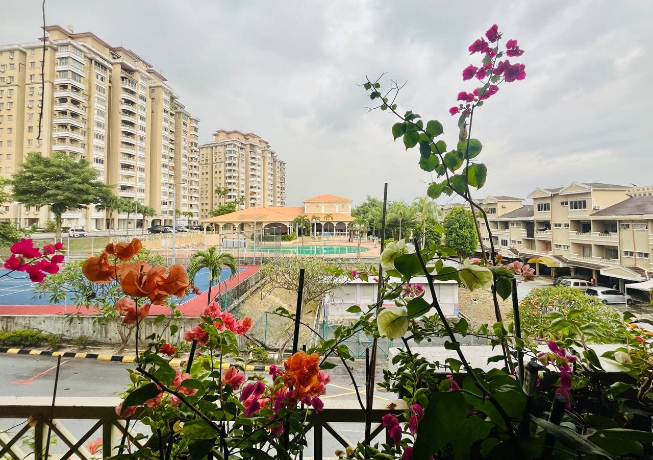 Duplex Townhouse Sri Mahligai, Seksyen 9 Shah Alam - Image 1