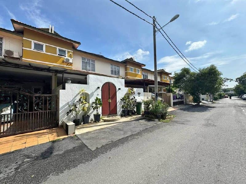 Double Storey Taman Emas Dengkil Selangor - Image 1