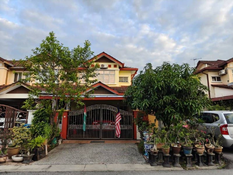 2 Storey End Lot Terrace House, Seksyen 23 Shah Alam - Image 1