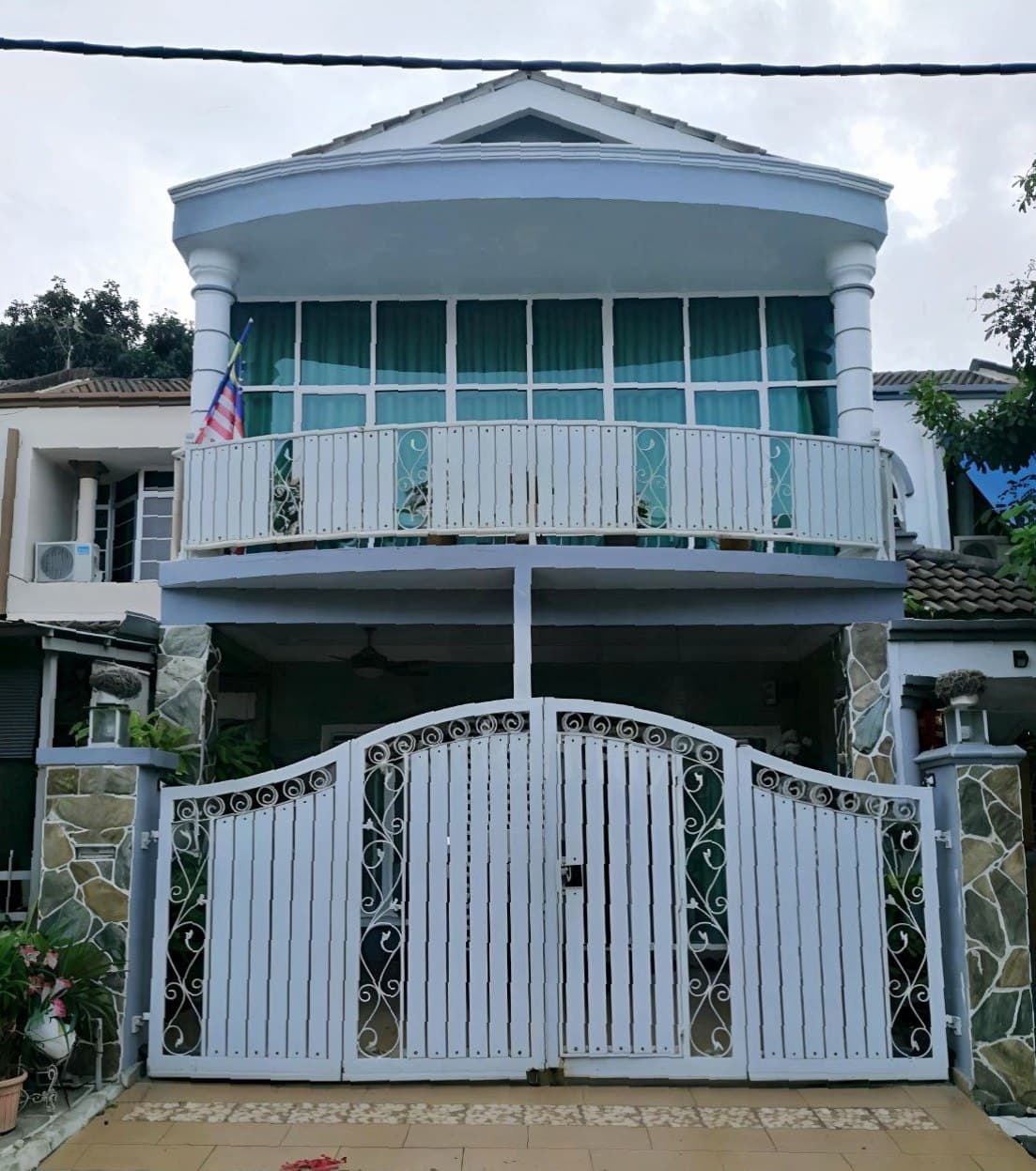 Fully Renovated 3 Storey Terrace House Taman Melati KL - Image 1