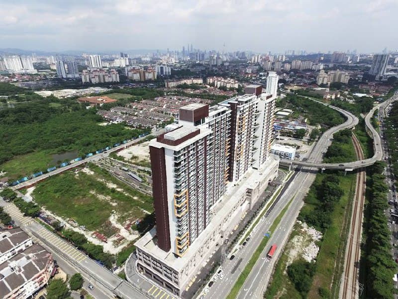 Kiara East DEX Suites, KL City - KL Skyline Batu Caves View - Image 1
