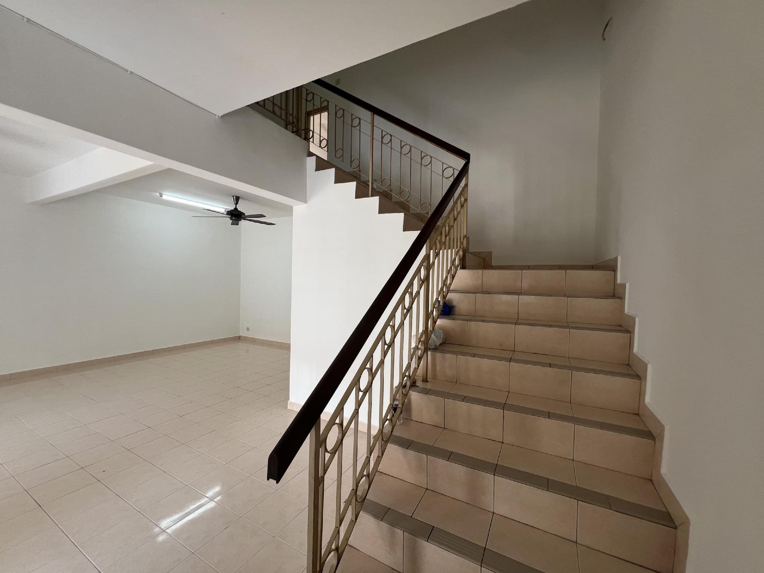 2 Storey Terrace Superlink, Extended Kitchen, Puncak Alam - Image 1