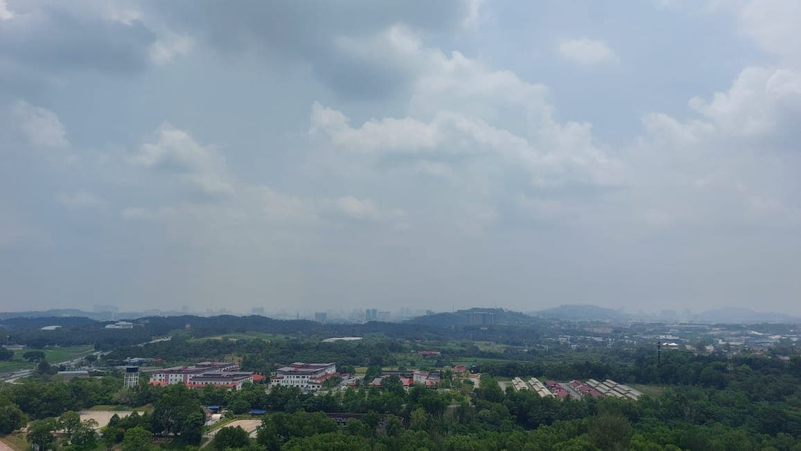 Freehold De Centrum Residences Bangi - Well Maintained, Facing Green - Image 1