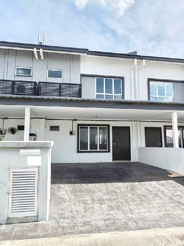2 Storey Terrace House in Rentak Perdana, Alam Perdana Puncak Alam - Image 1