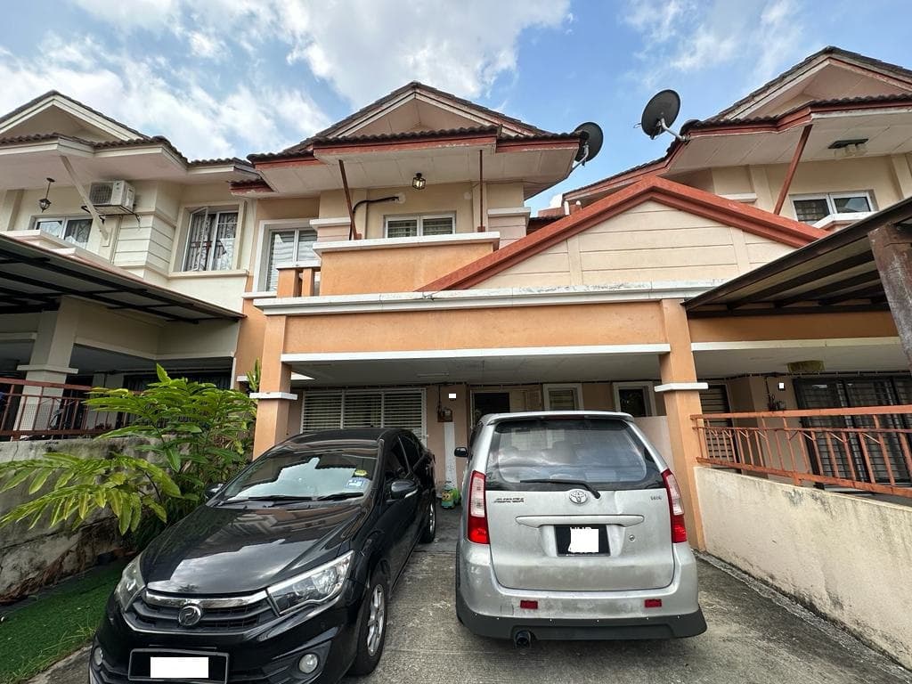 Double Storey Terrace Superlink, Lorong AzZaharah, Bandar Puncak Alam - Image 1