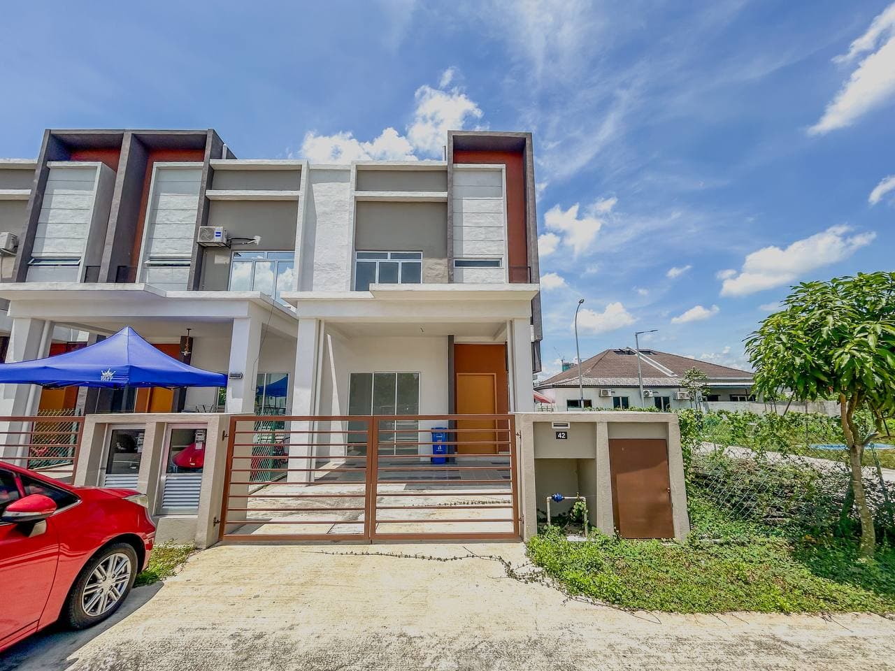 End Lot Double Storey Terrace, Taman Seri Pagi, Seksyen 29 - Image 1