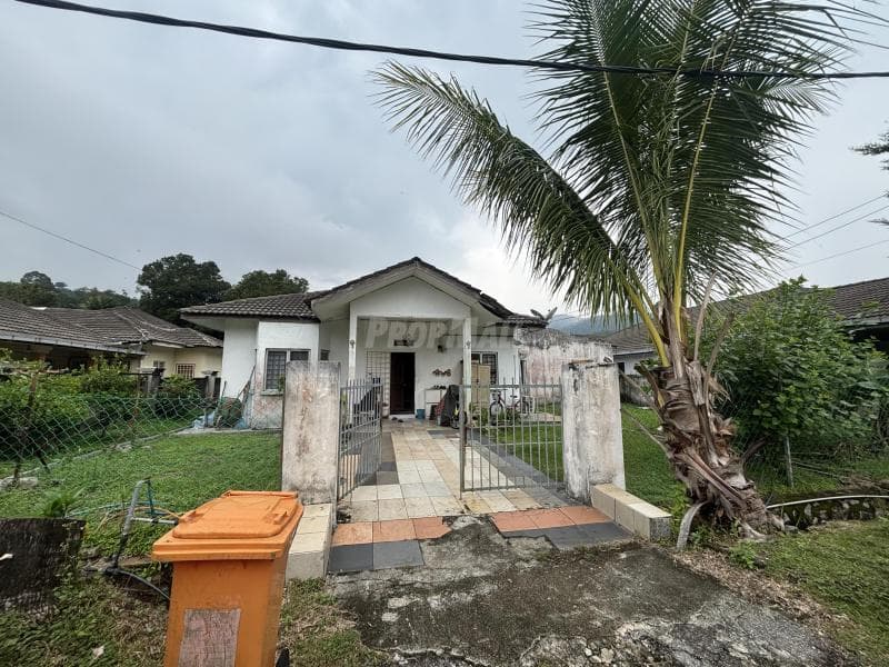 Single Storey Bungalow in Desa Melor, Serendah - Image 1