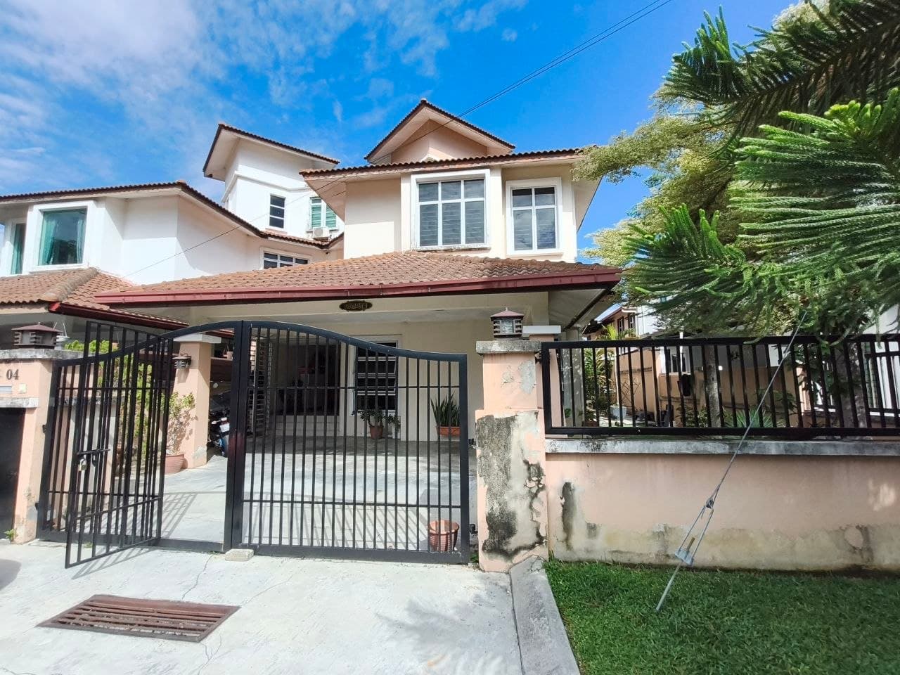 2.5 Storey Semi-D Freehold, Taman Rowther, WP Kuala Lumpur - Image 1