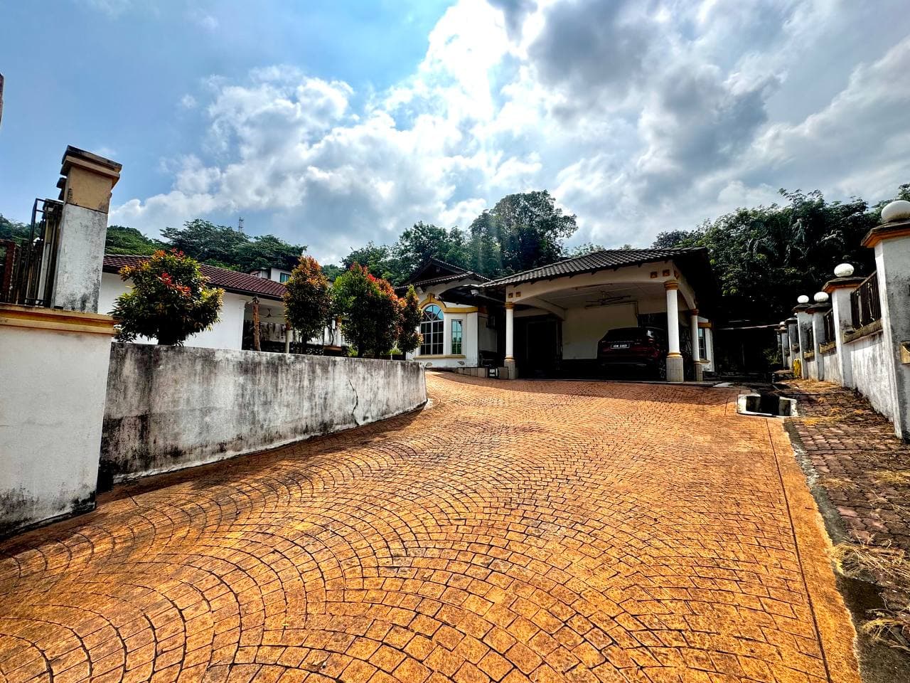 2-Storey Bungalow Jalan Tasik Biru, Sungai Pelong, Sungai Buloh - Image 1