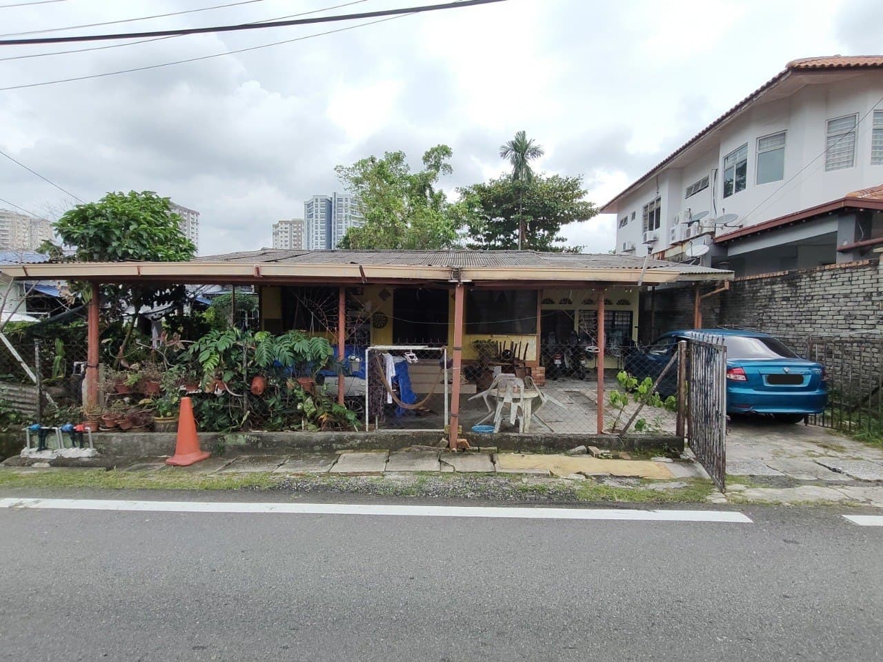 Bungalow Lot with 1 Storey House, Kampung Pandan Dalam, KL - Image 1