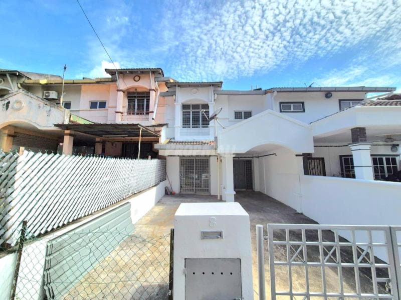 2 Storey Terrace House Taman Puncak Jalil, Seri Kembangan Selangor - Image 1