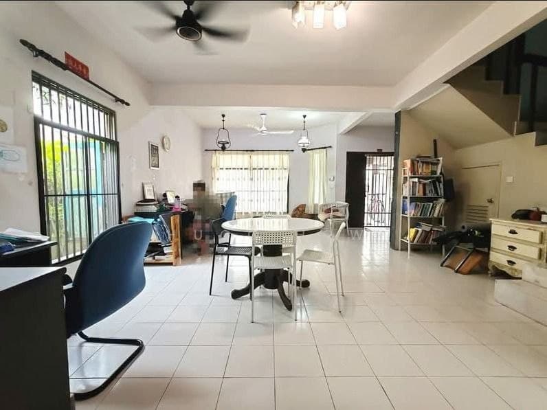Rare End Lot Terrace House in Kota Damansara - Image 1