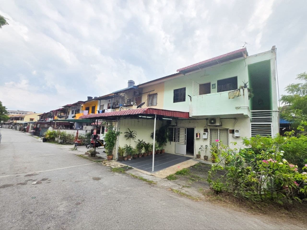 Town House Lower Ground, Taman Laksamana Permai, Batu Caves - Image 1
